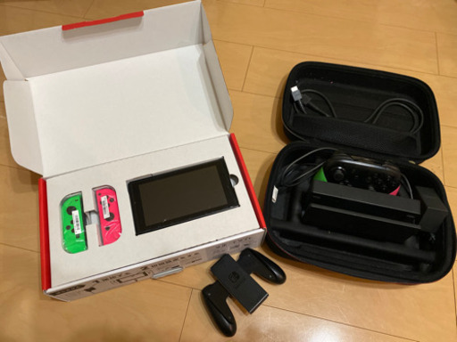 Nintendo Switch 純正プロコン付き（内容は写真の通り） 値引き交渉可能【近場まで取りに来られる方のみ】