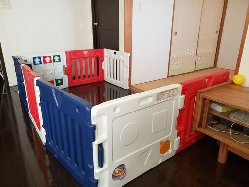 ベビーサークル　日本育児製 ミュージカルキッズランドDX+拡張パネル2枚組セット(パネル8枚)