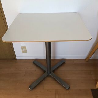 中古　IKEA（イケア）　テーブル　椅子付き