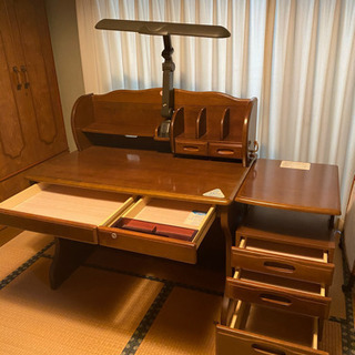 オカムラ製　学習机です