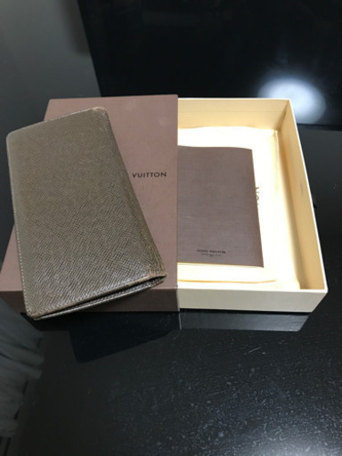 LOUIS VUITTON （タイガ）財布売ります。