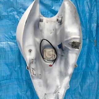 ホーネット 250 タンク 凹みあり