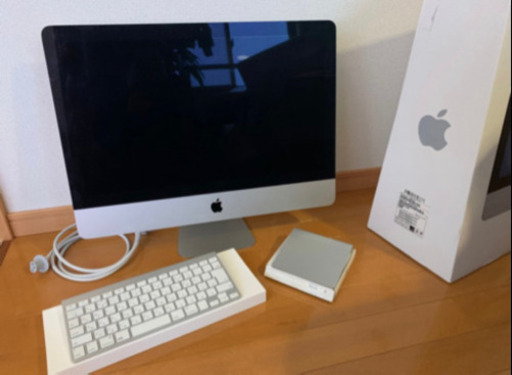 iMac オシャレなデスクトップとしてやお店で使用いかがでしょうか。