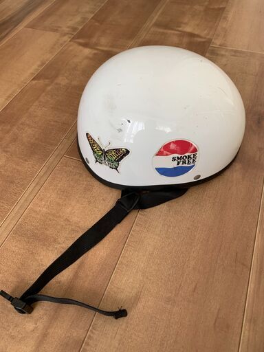 バイク用ヘルメット半帽白ステッカーあり りょうじ 中目黒のその他の中古あげます 譲ります ジモティーで不用品の処分