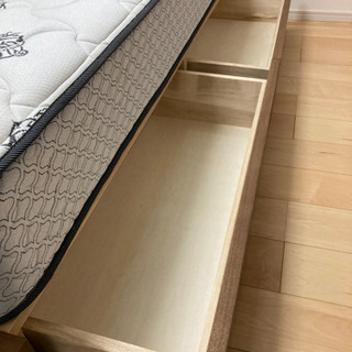 美品！ダブルベッドフレーム、厚さ25センチマットレス、掛け布団セット