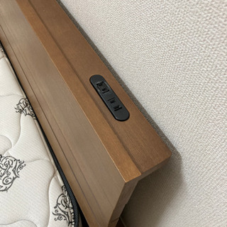 美品！ダブルベッドフレーム、厚さ25センチマットレス、掛け布団セット