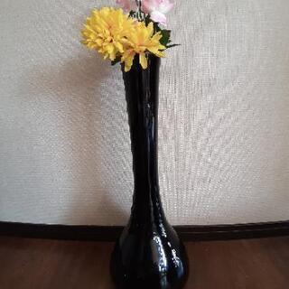 黒い花瓶