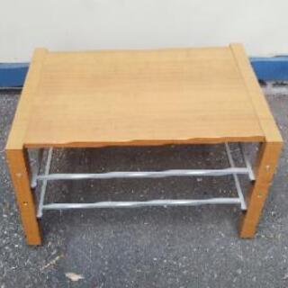 【無料】№129_木製のテーブル 