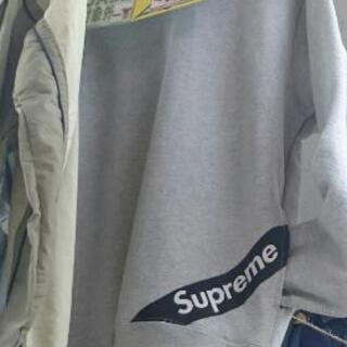 【新春価格】supreme 18awコーナーラベルパーカー