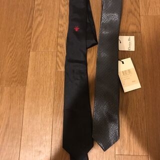【新品未使用品】DIOR HOMME ディオールオム ネクタイ 7cm 蜂 2枚おまとめ