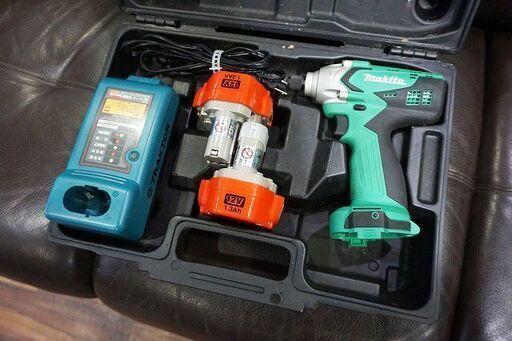 【苫小牧バナナ】マキタ/makita 充電式 インパクトドライバー 12V M694DWX バッテリー2個付き 動作OK♪