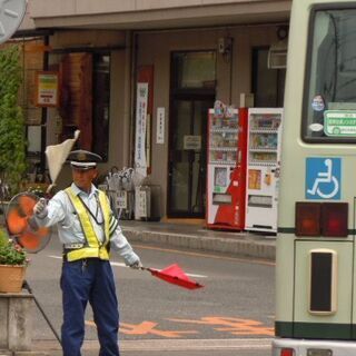 条件よしっ！シニア、年金受給者、生保受給者、学生さん！警備のお仕...