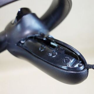 【苫小牧バナナ】/オキュラス PC接続型 ゲーミング VRヘッドセット  Rift 中古 コントローラー割れ 現状渡し♪