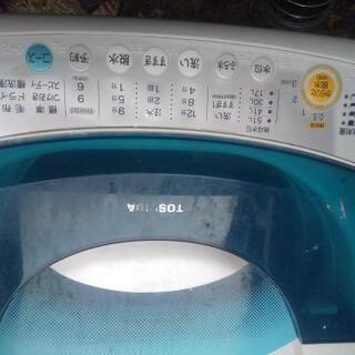 東芝の洗濯機80cmx55cmx51cmと乾燥機66cmx66c...
