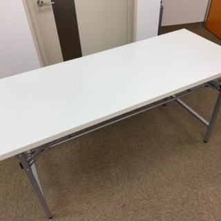 会議用折りたたみ式テーブル