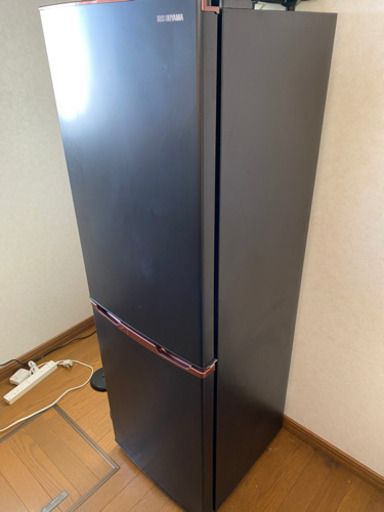 2020年製 アイリスオーヤマ 冷蔵庫 162L 艶消黒 2ドア
