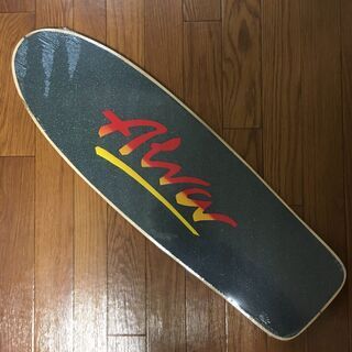 新品・US輸入正規品〕スケボー デッキ ALVA 1979年 Leopard 復刻モデル