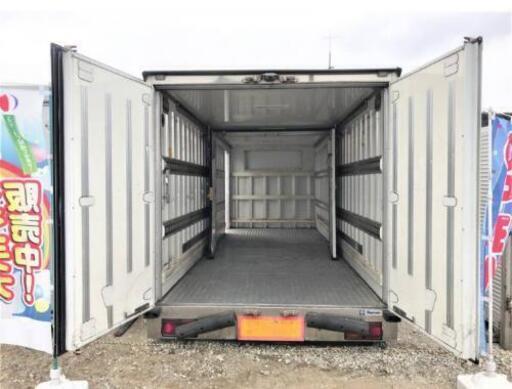 横スライド扉・中扉付き】保冷コンテナ 長さ約650cm×幅228cm×高さ250cm