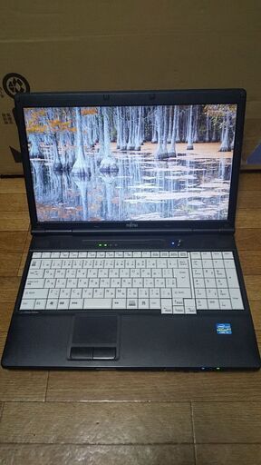 富士通 高性能第3世代Core i5搭載 メモリ4G HDD320G CD/DVD読み書き　大画面15.6インチ 　USB3.0　テンキー Wifi対応 最新Windows10搭載　代引き対応