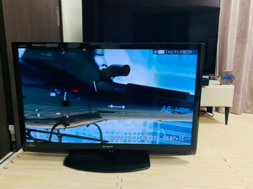 40型テレビ。早い者勝ちです。