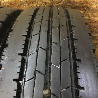 DUNLOP ENASAVE SPLT50 215/85R16 120/118N LT 16インチ トラックタイヤ 夏タイヤ 4本 2018年製 バリ溝 (TU93) クレジットカード ＱＲ決済可能