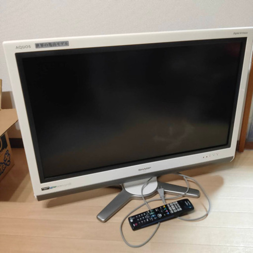 【取り引き終了】シャープ 液晶テレビ 32インチ LC-32D30 レッド