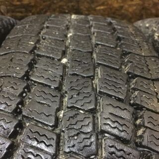 TOYO DELVEX 205/70R16 111/109L LT】トラック スタッドレス【TOPY 