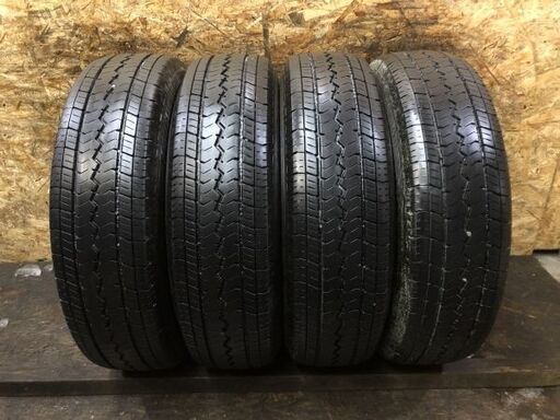 ハイエースバン、キャラバンに TOYO V-02 195/80R15 107/105L LT