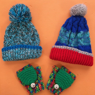 手編み　幼児用　ニット帽と手袋のセット　無料