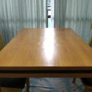 テーブルセット(椅子4脚付き)