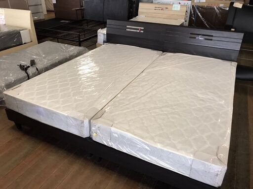 新品シングルベッドを2台連結！幅2メートル！余裕の広さ！セット価格で46800円です＼(^o^)／