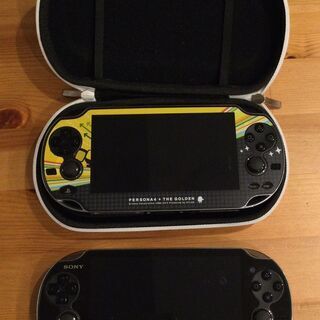 PS Vita×２個（充電器あり）＋ケース１個