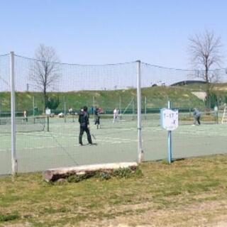 秋ヶ瀬公園あたりでテニスの練習相手の画像
