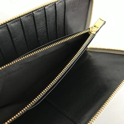 MJ マークジェイコブス メタルシルバーレザー クラッチウォレット