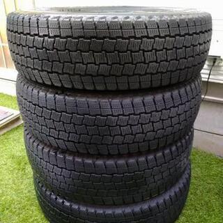 グッドイヤーアイスナビの195/80R15 107/105LTスタッドレス4本中古品