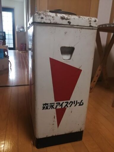 森永アイスクリームの保冷箱