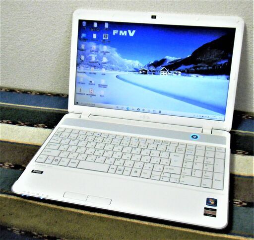 良品✨/15.6型光沢液晶✨/新品✨キーボード/アーバンホワイト/光速☆彡SSD120GB/快適♬メモリ4GB/デュアルコアCPU♪/HDMI/Microsof Offce 2019✎/すぐ使えるWindows10♪/すぐ繋がるWi-Fi/DVDSマルチコピー可/SDカードスロット/Bluetooth♪/WEBカメラ/内臓マイク/ホームワーク対応♪/点検整備清掃済み/FUJITSU LIFEBOOK AH40/H