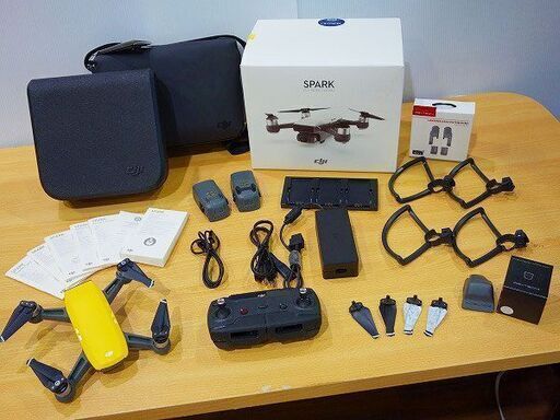 【苫小牧バナナ】DJI/ディージェーアイ ミニドローン SPARK Fly More Combo サンライズイエロー プロポ・付属付き♪