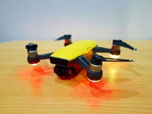 【苫小牧バナナ】DJI/ディージェーアイ ミニドローン SPARK Fly More Combo サンライズイエロー プロポ・付属付き♪ 苫小牧バナナ】DJI/ディージェーアイ ミニドローン SPARK Fly More