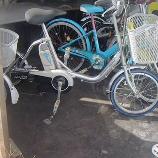 オートフィックス店頭にて 三輪自転車