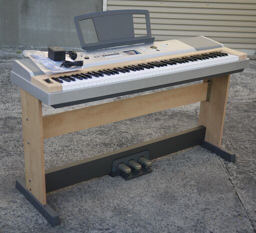 美品 YAMAHA ヤマハ 88鍵 電子ピアノ ポータブルグランド DGX-630 + 別売ペダルユニット LP-7