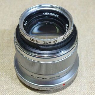 【苫小牧バナナ】新品同様 オリンパス/OLYMPUS ファミリー ポートレートレンズ M.ZUIKO DIGITAL 45mm F1.8 レンズフィルター付き♪