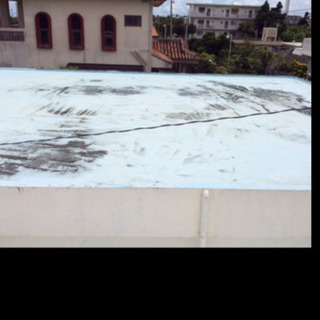 セメン瓦屋根防水塗装工事。 − 沖縄県