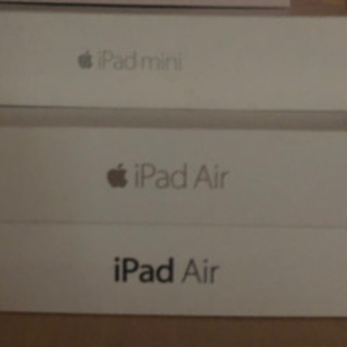 IPAD 箱 と IPHONE 8 RED FREE SIM