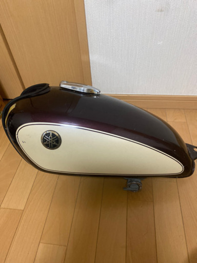 ヤマハ　1jrSR400パーツ一台分あります。