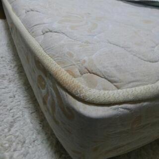 【ネット決済】ベッドマットレスと敷板で簡単に横になれます