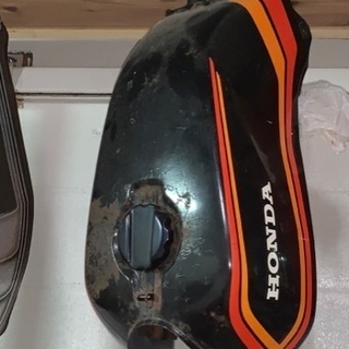 スーパーホークⅢ  純正タンク　サイドカバー　旧車 スーパーホークⅢ 純正タンク サイドカバー 旧車