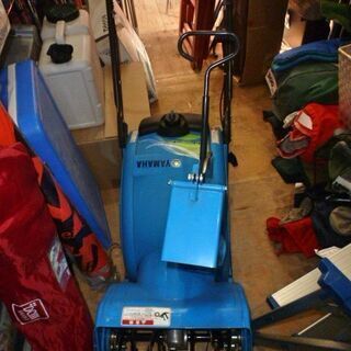 リサイクルショップのダイトーです。 おしゃれアイテム　お持ち帰り価格　ヤマハ除雪機　小型 手押し式 エンジン式 静音モデル『ゆっきぃ　YU240』除雪幅40cm 2馬力