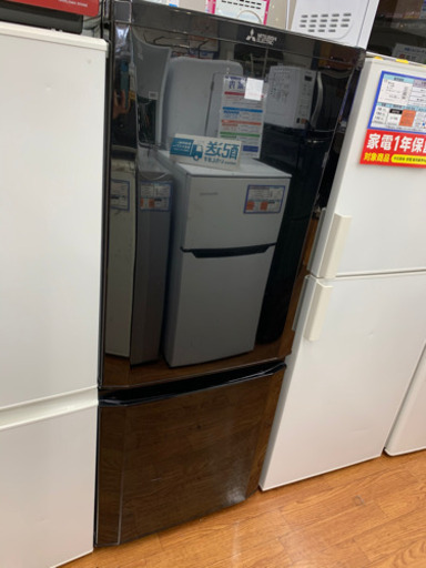 黒光りする真新しMITSUBISHIの2ドア冷蔵庫です！