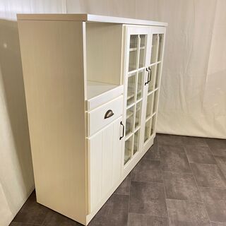 ミドルレンジボード ニトリ 白 収納棚 食器棚 カントリー風 中古品 
